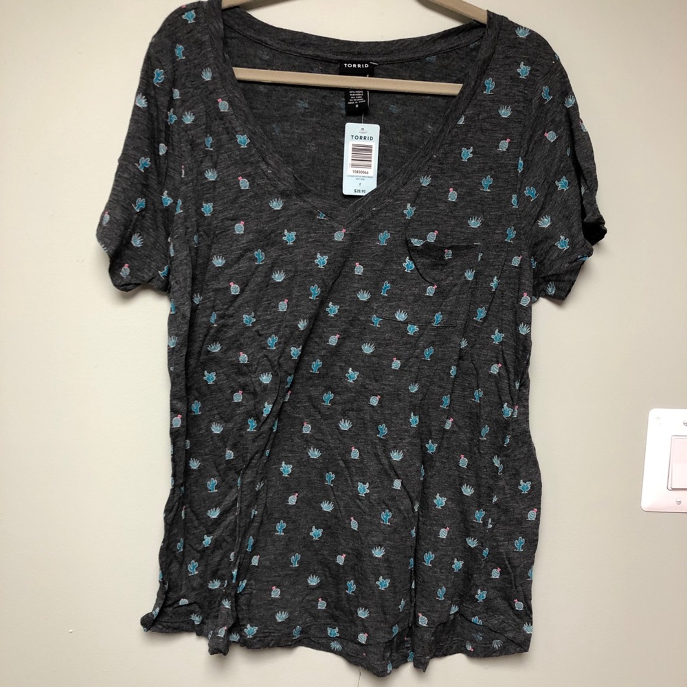 NWT Torrid Succulent V-Neck Pocket Tee Size 2